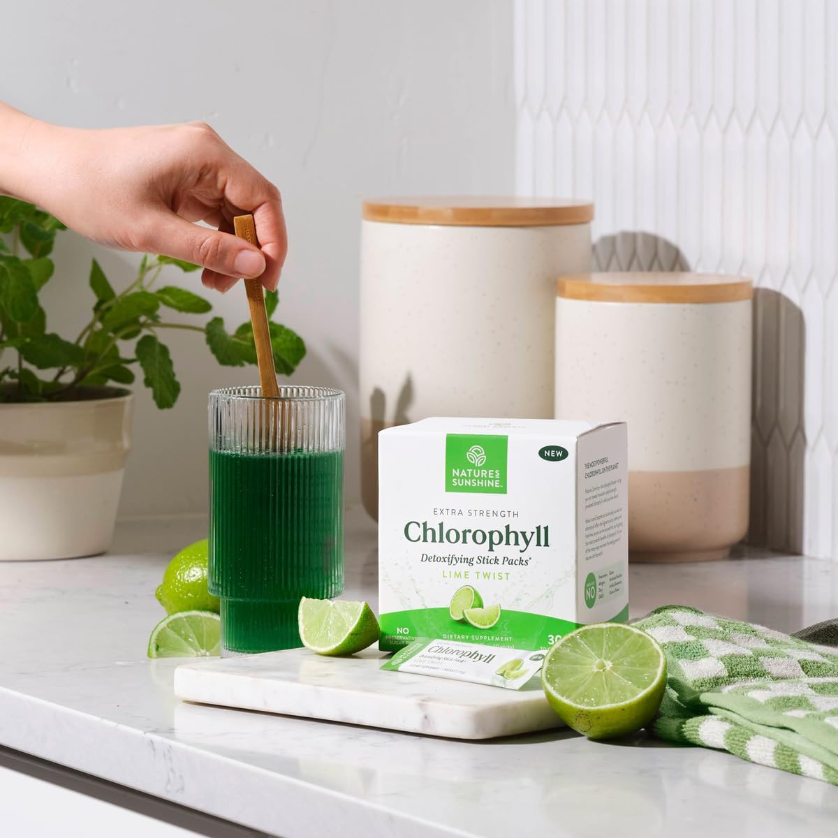 natural-detox-and-gut-health-boost-stick-packs-with-chlorophyll---lime-twist-flavor---convenient-and-delicious-7