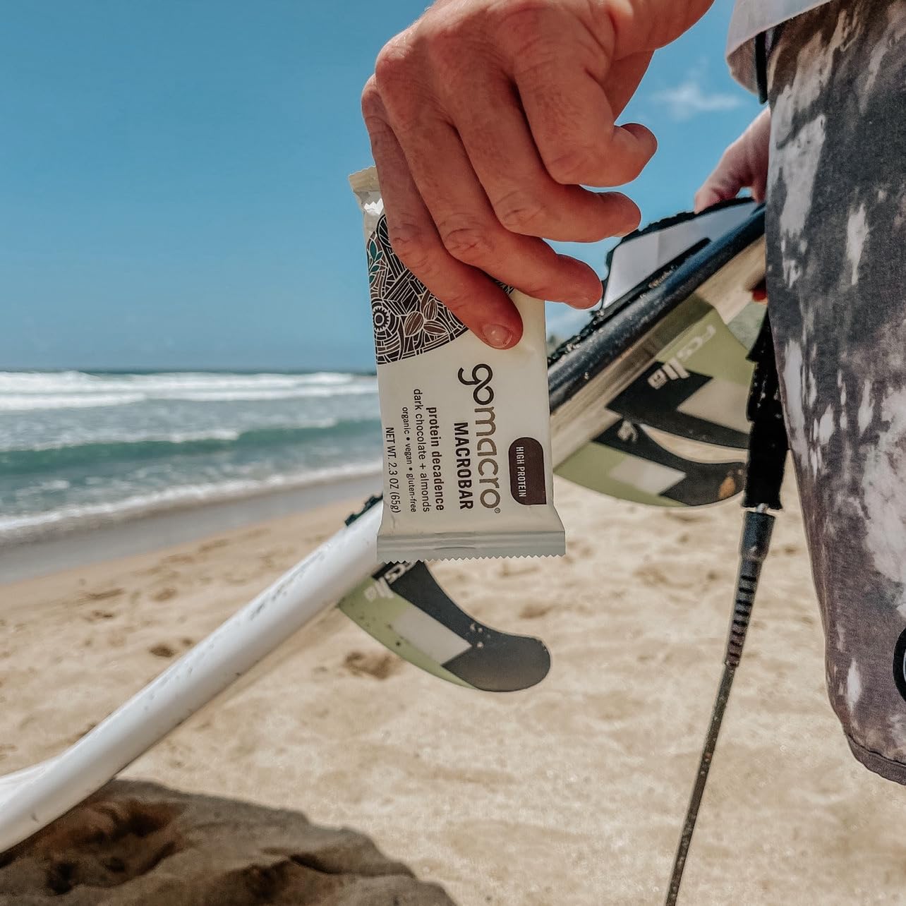 organic-vegan-protein-bars---dark-chocolate-almonds-23-oz-bars-12-pack-by-gomacro-macrobar-6