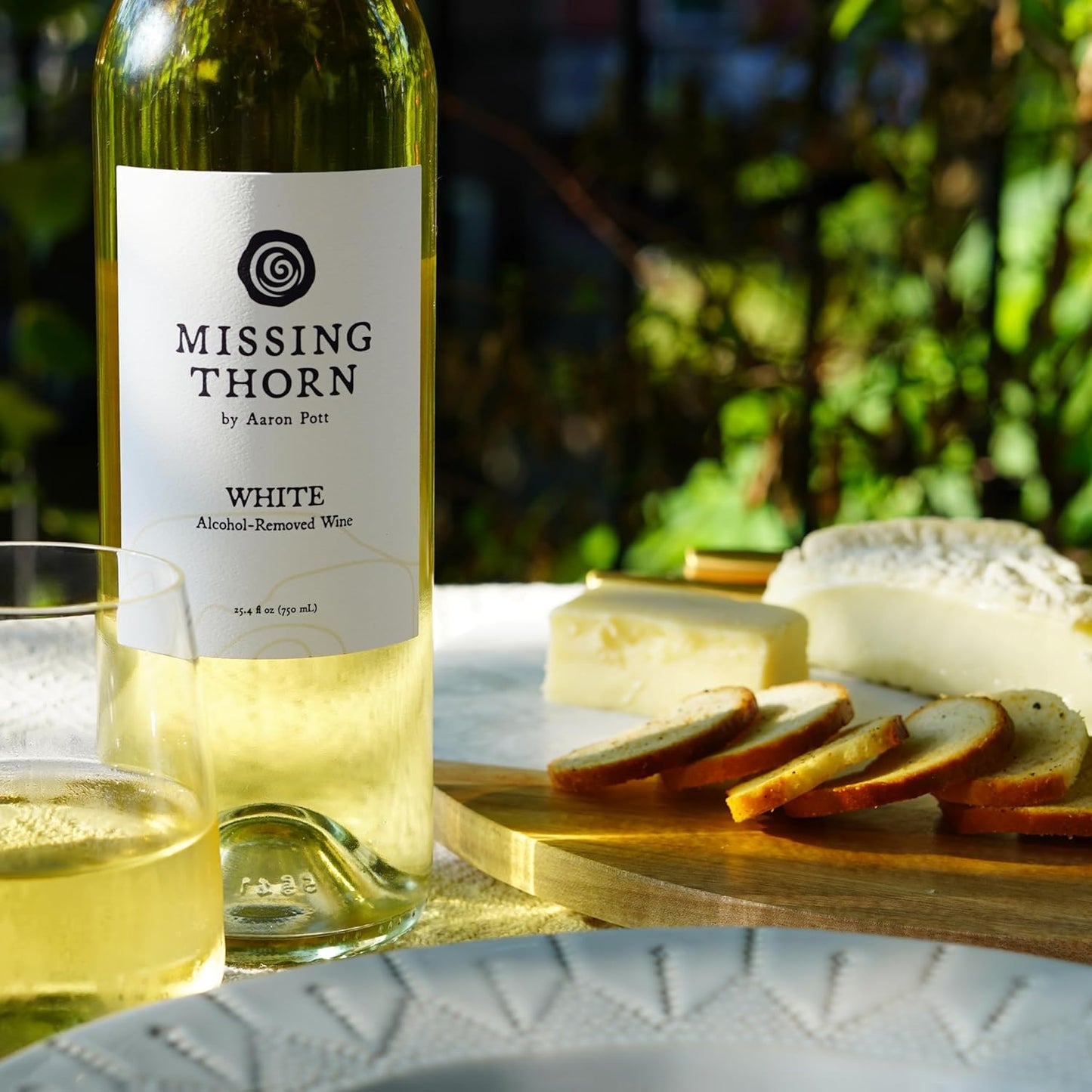 aaron-potts-missing-thorn-white-alcohol-removed-albario-wine-clean-non-alcoholic-wine-with-tropical-fruit-notes---low-sugar-vegan-gluten-free-2