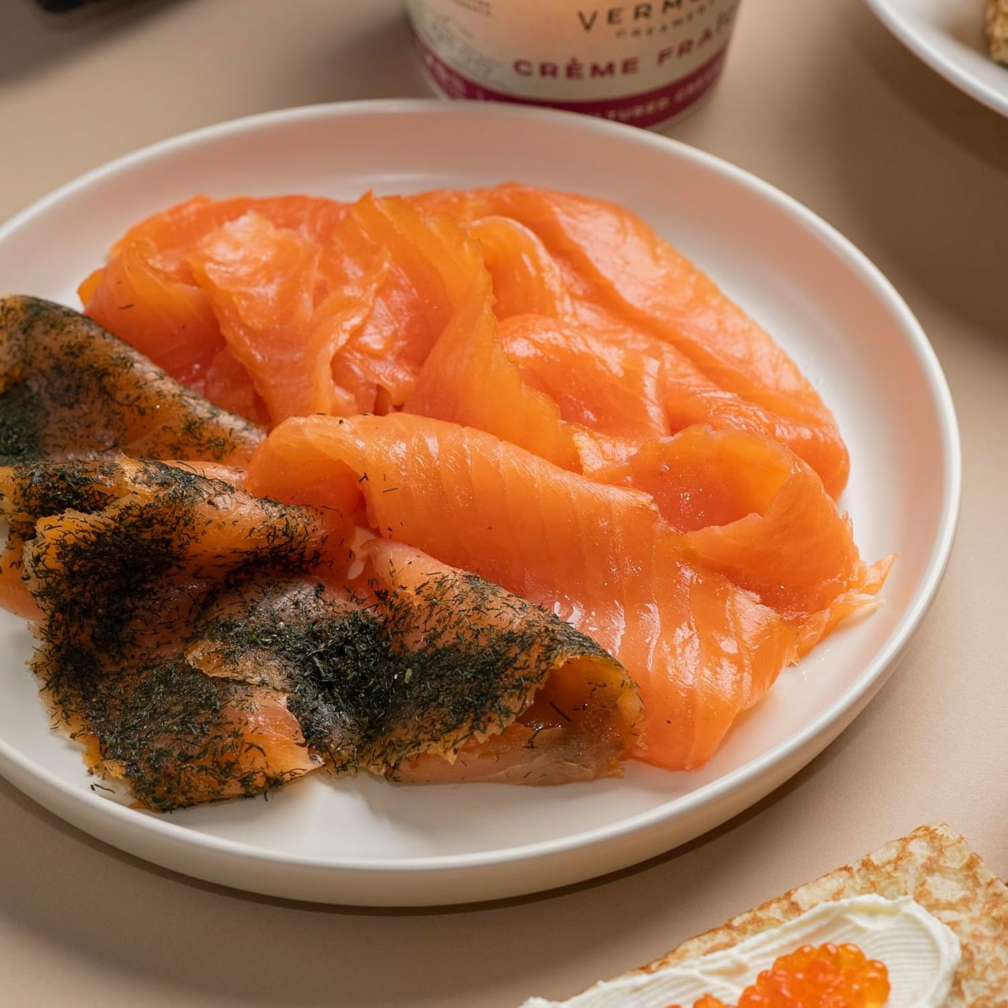 deluxe-caviar-gift-set-with-smoked-salmon-salmon-roe-blinis-crepes-creme-fraiche-and-capers---2-oz-salmon-caviar-8-oz-scottish-smoked-salmon-4-oz-scottish-gravlax-salmon-6