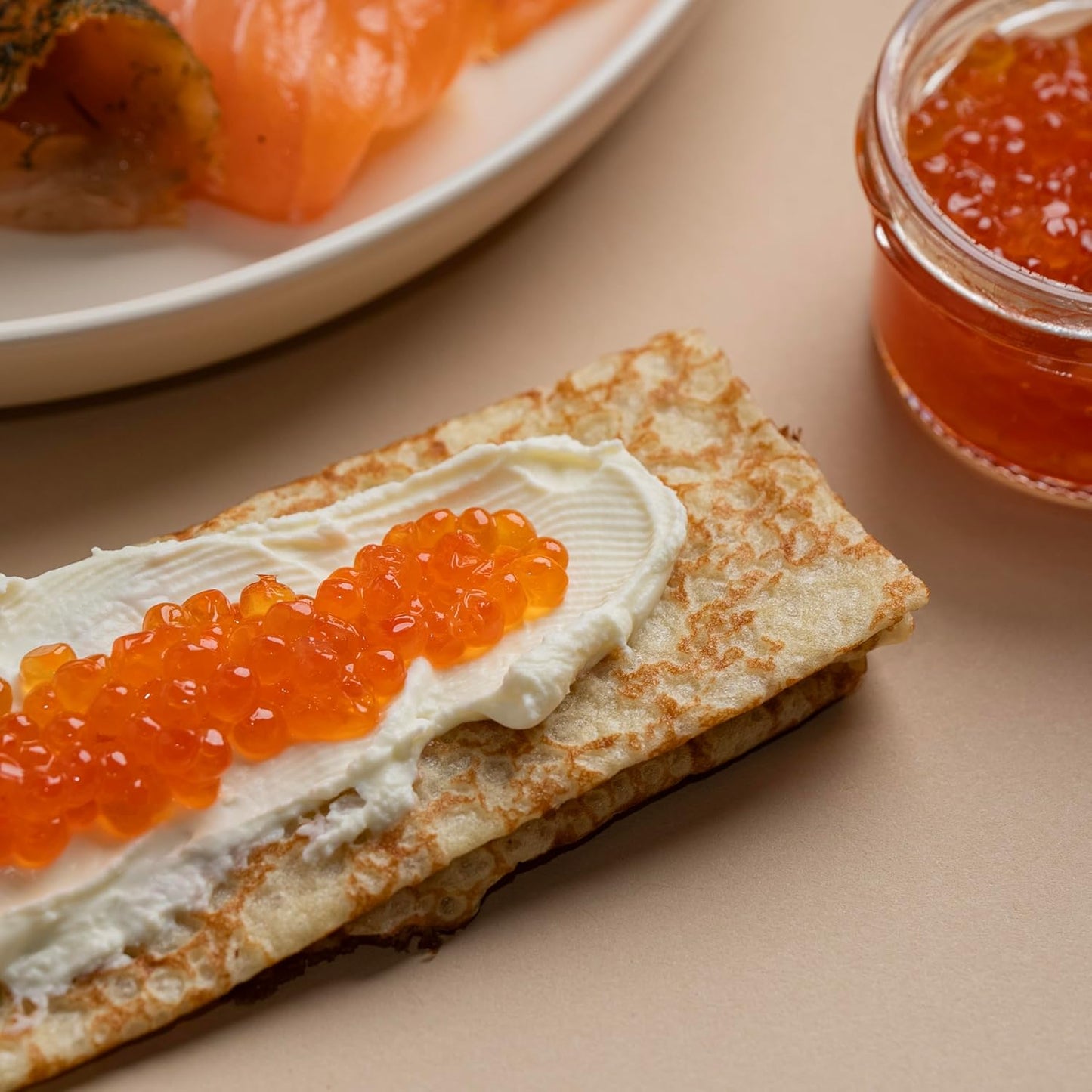 deluxe-caviar-gift-set-with-smoked-salmon-salmon-roe-blinis-crepes-creme-fraiche-and-capers---2-oz-salmon-caviar-8-oz-scottish-smoked-salmon-4-oz-scottish-gravlax-salmon-5