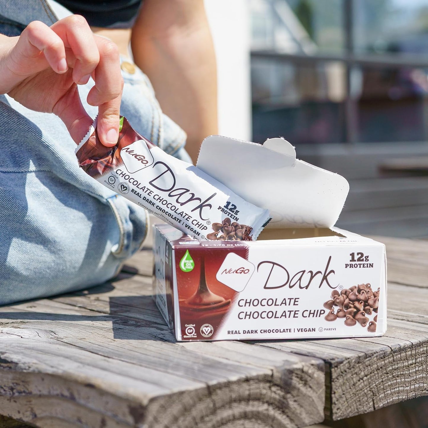 dark-chocolate-chip-protein-bar---nugos-delicious-chocolate-snack-2