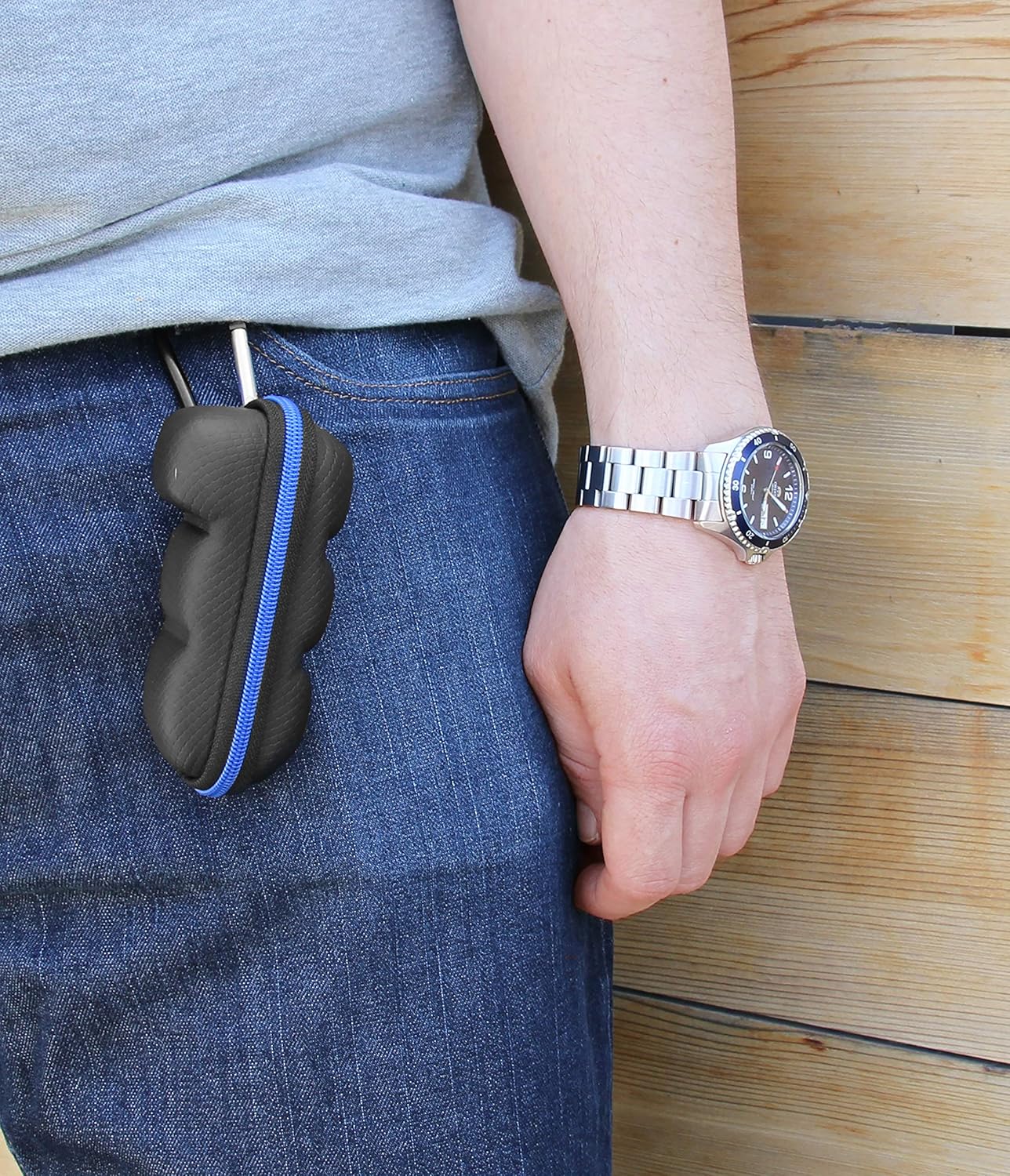 black-asthma-inhaler-travel-case-with-lanyard-keychain-carabiner---case-only-8