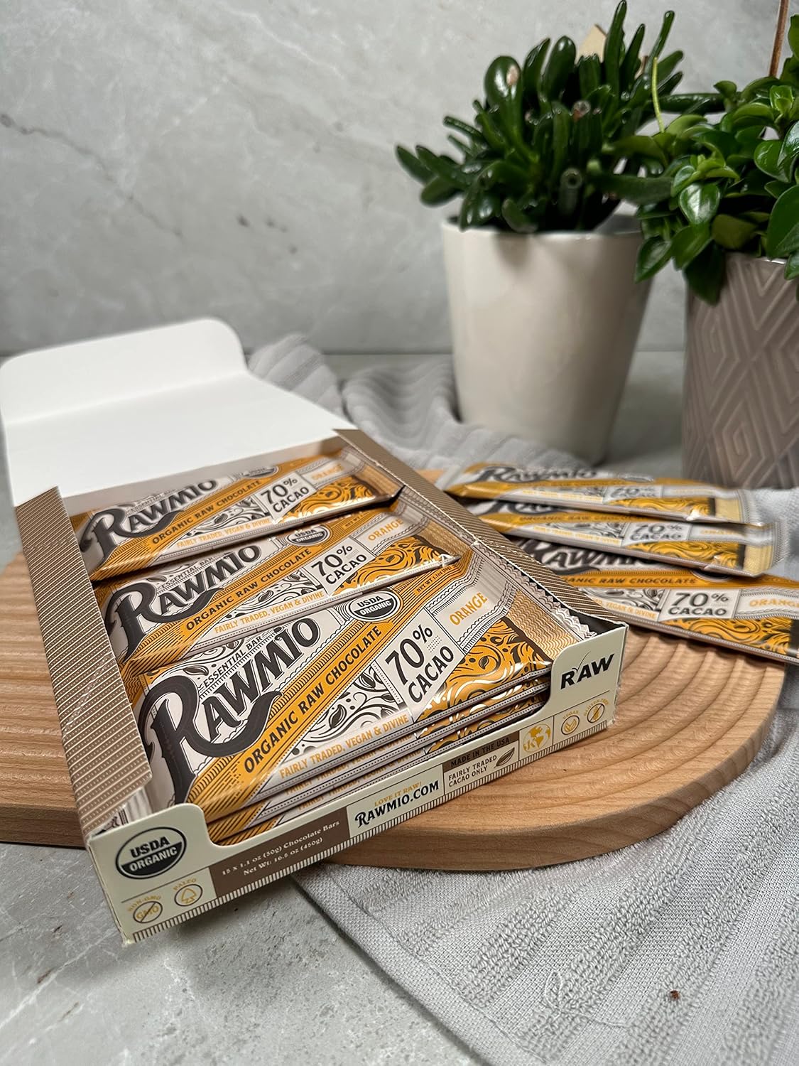 organic-raw-chocolate-bar-with-orange---70-cacao---11-oz---rawmio-essential-4