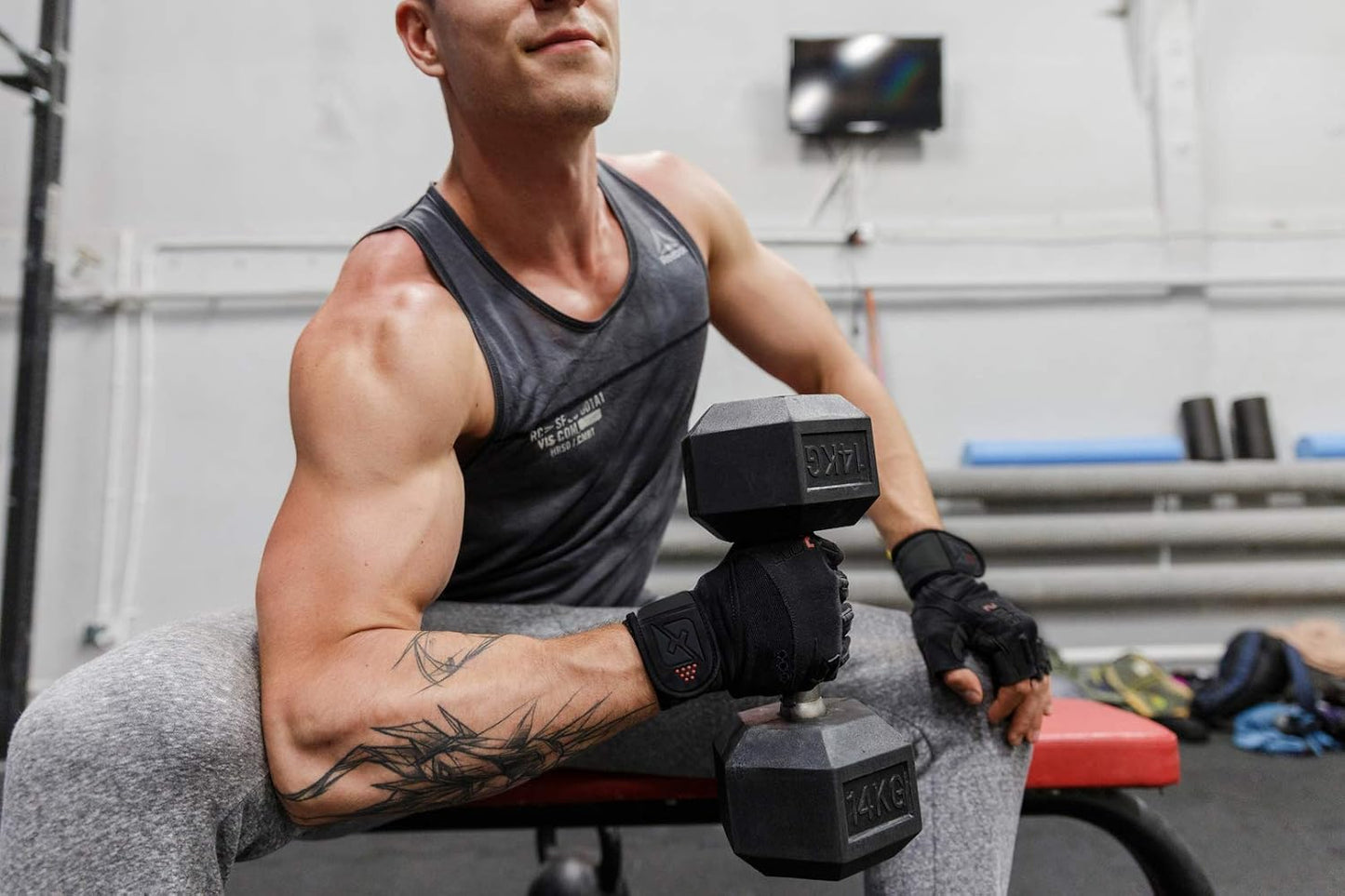Skott Evo 2 Weightlifting Gloves with Integrated Wrist Support and Double Stitching for Ultimate Durability - Enhance Your Bodybuilding and Fitness Regimen