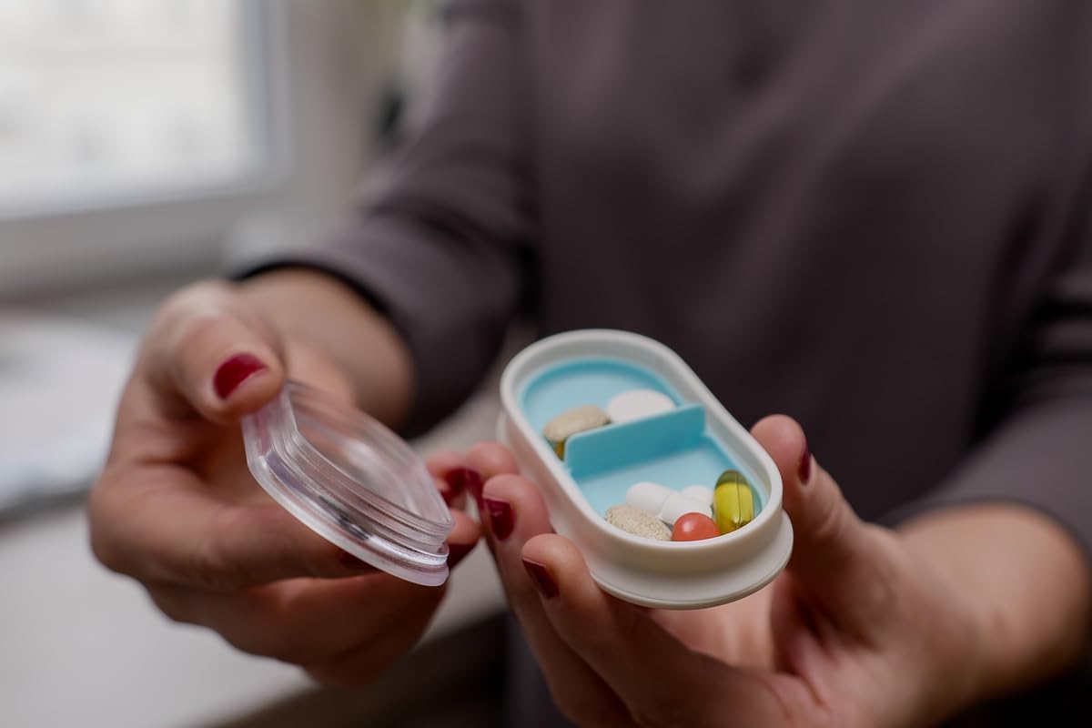 large-7-day-pill-organizer-with-removable-pods---spacious-medication-carrier-for-daily-health-management-and-travel-9