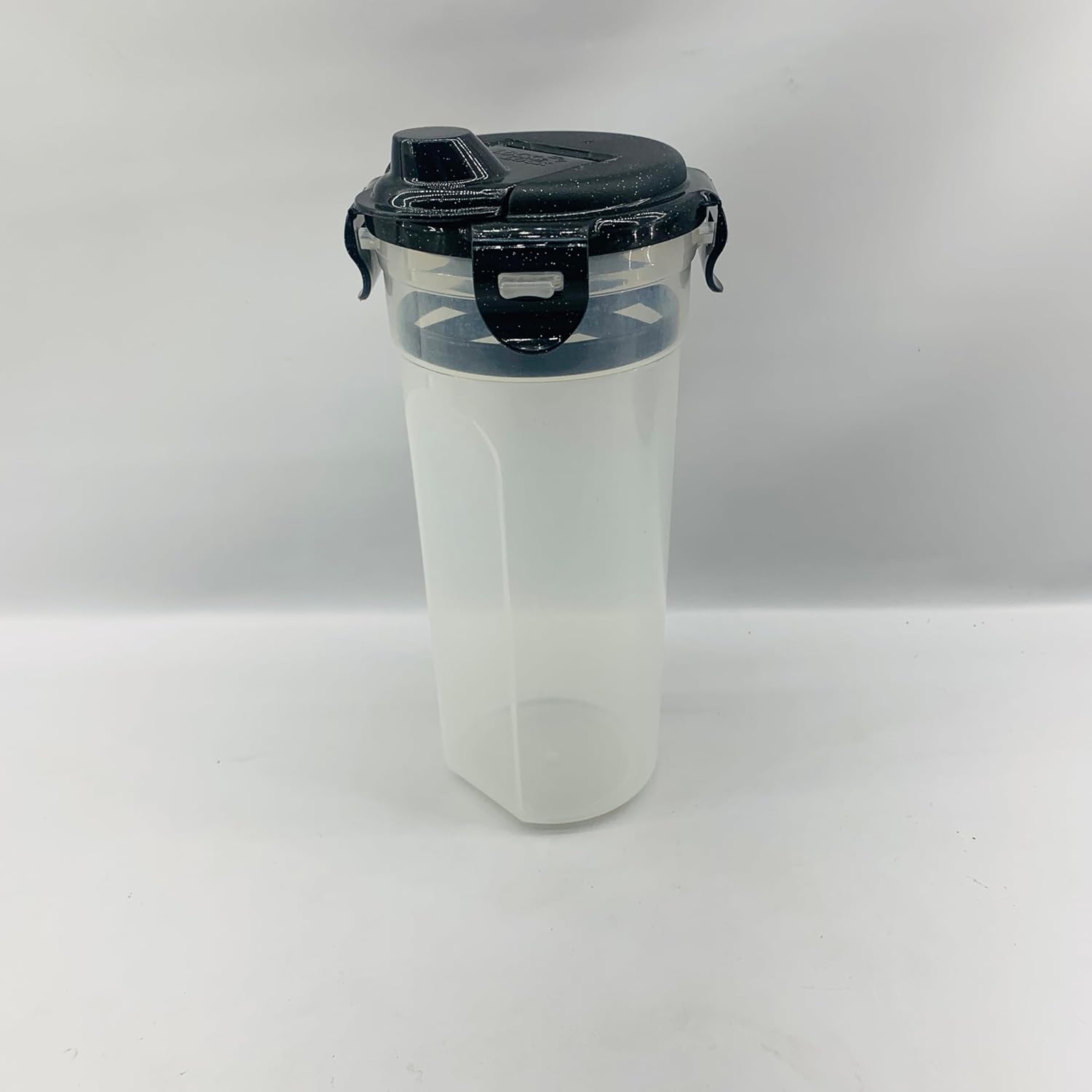locklock-hpl934h-plastic-drink-mixer-bottle---500-ml-capacity-measurements---clear-container-with-leak-proof-twist-off-lid---steel-gray-sports-cap-3