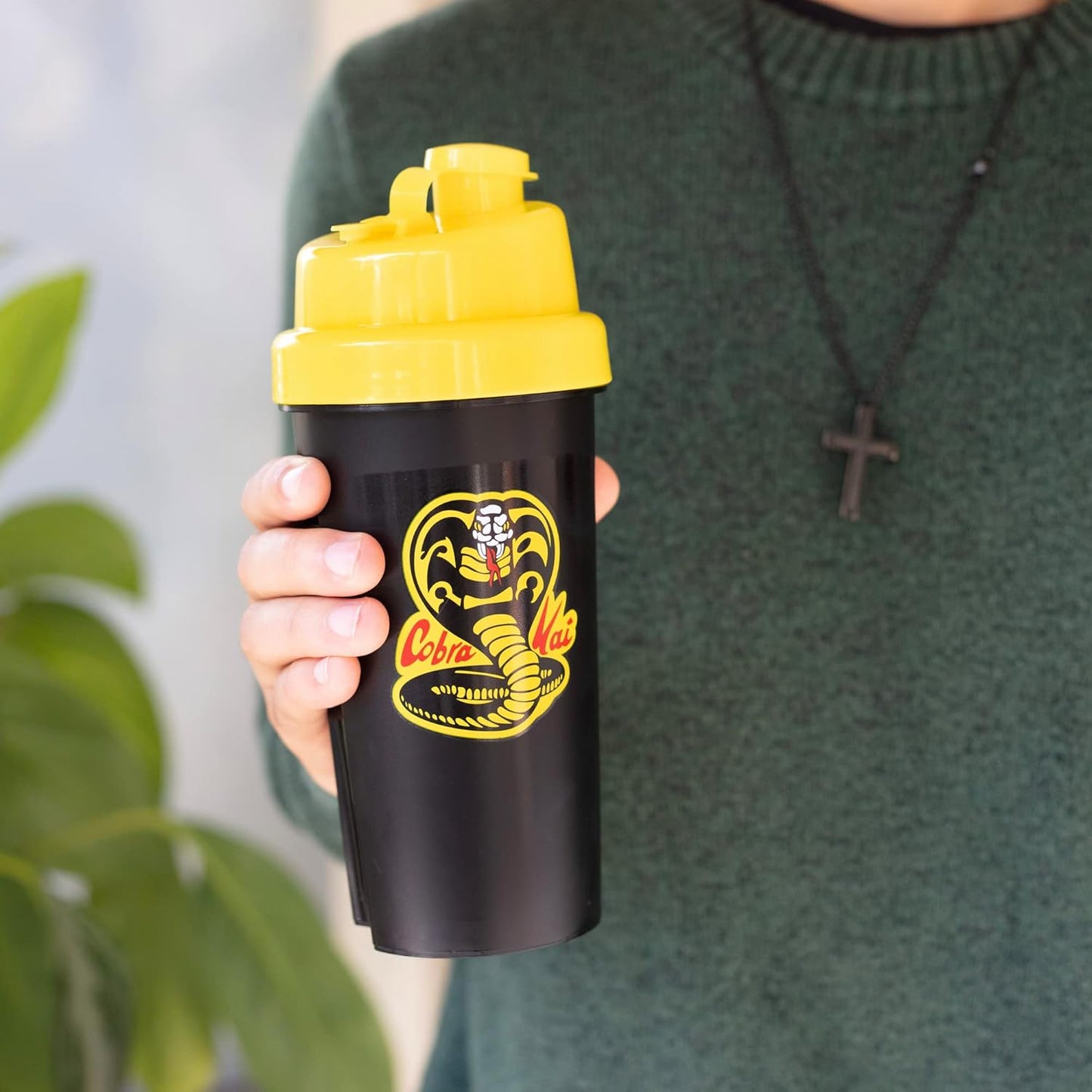 officially-licensed-cobra-kai-season-6-shaker-bottle---25oz-blender-mixer-ball-for-protein-powder-sports-drinks-shakes-smoothies---karate-kid-valentines-day-gift---kids-teens-adults-7