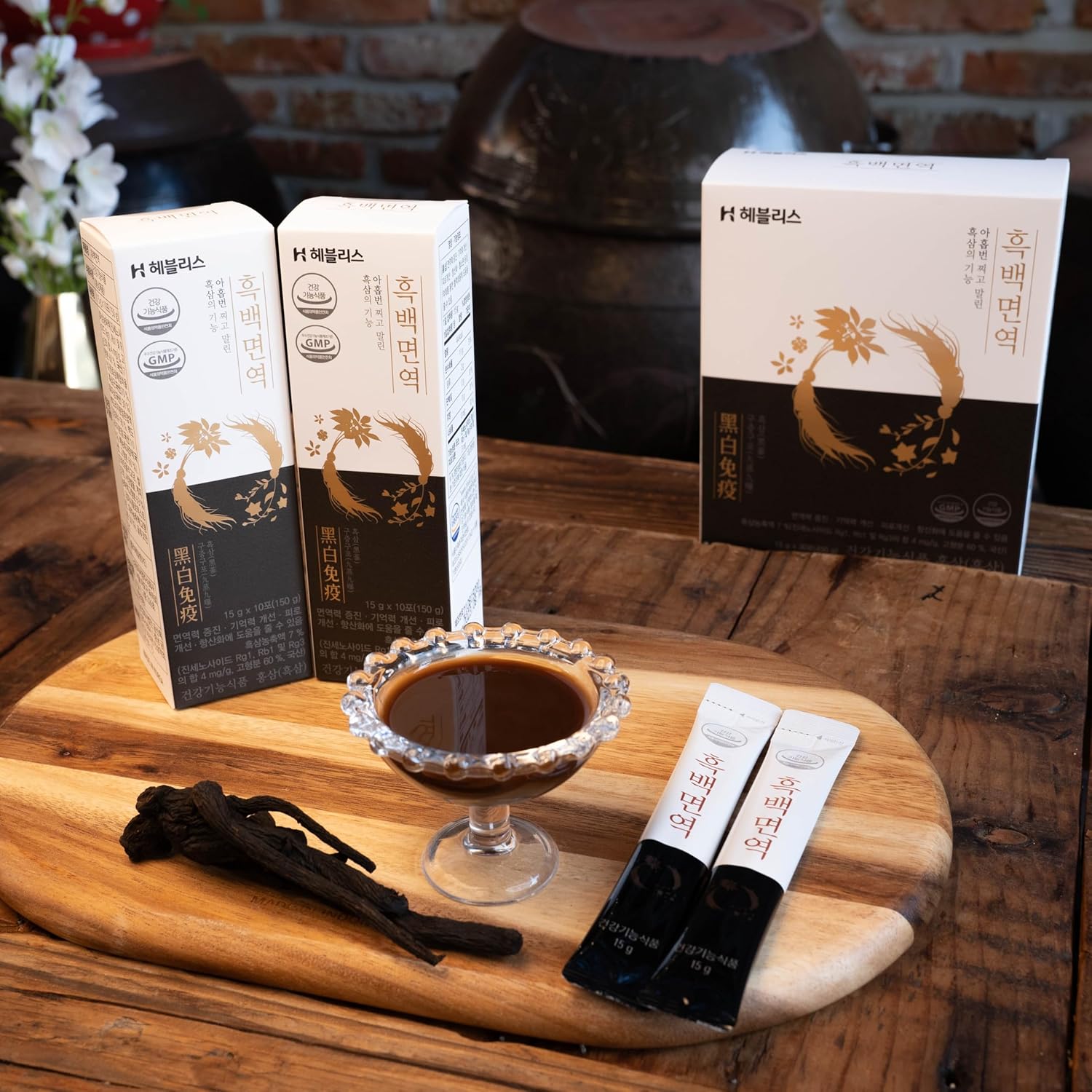 Korean Black Ginseng and White Platycodon Extract with Panax Ginseng for Energy and Immune Support - Ginseng Honey Sticks - Espot.com.au
