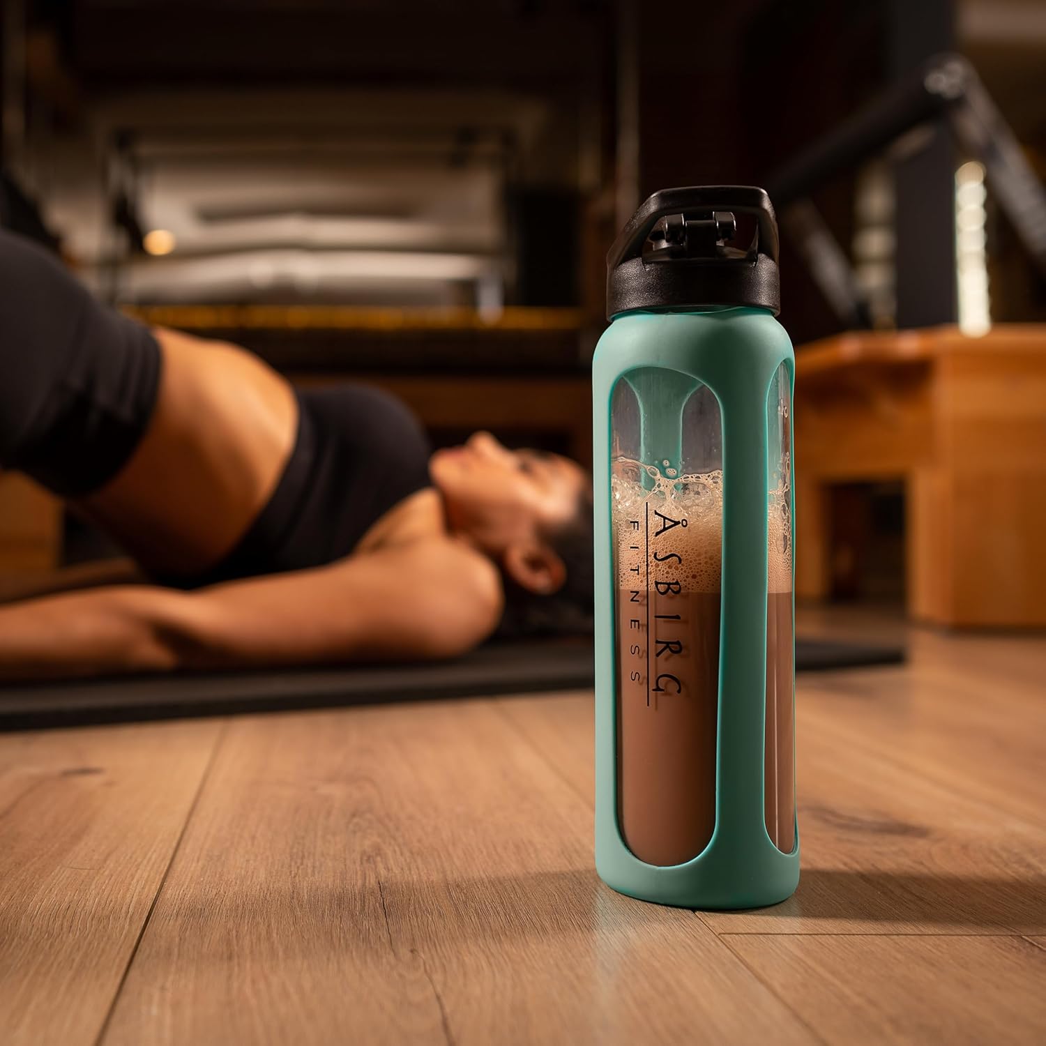 glass-protein-shaker-bottle-with-spiral-ball---asbirg-fitness-drinking-bottle-in-black-pastel-green-color-9