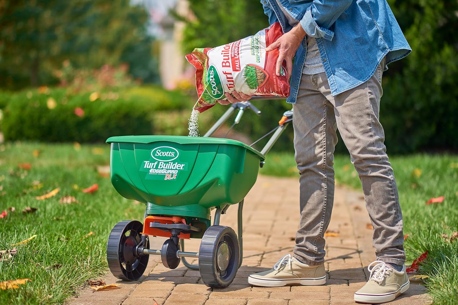 Scotts WinterGuard Fall Lawn Fertilizer - 5,000 sq. ft. Coverage - 12.5 lbs - All Grass Types - Espot.com.au