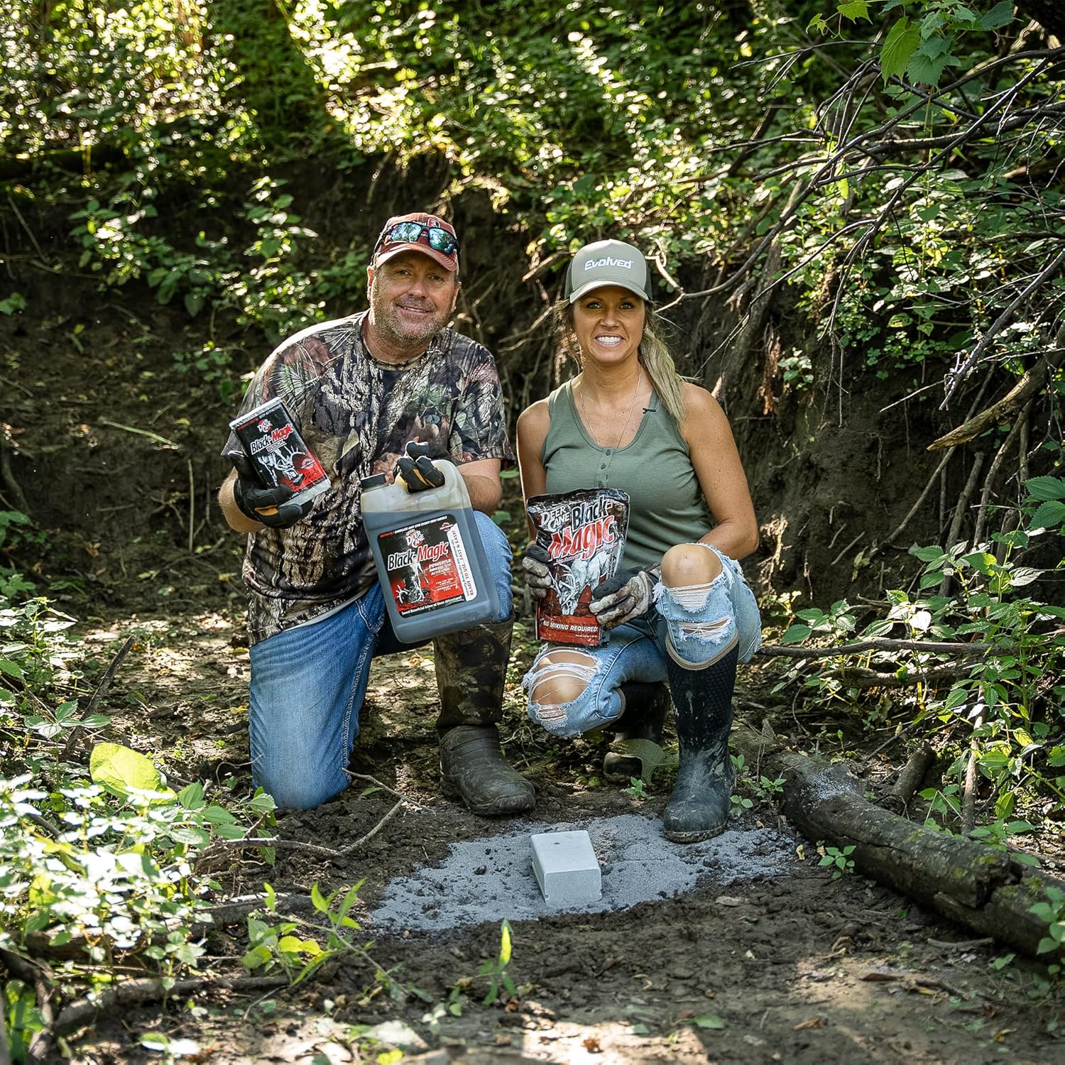 Deer Cane Black Magic Liquid Mineral Deer Attractant with Natural Molasses Flavors - Easy-to-Use Year-Round Mineral Supplement