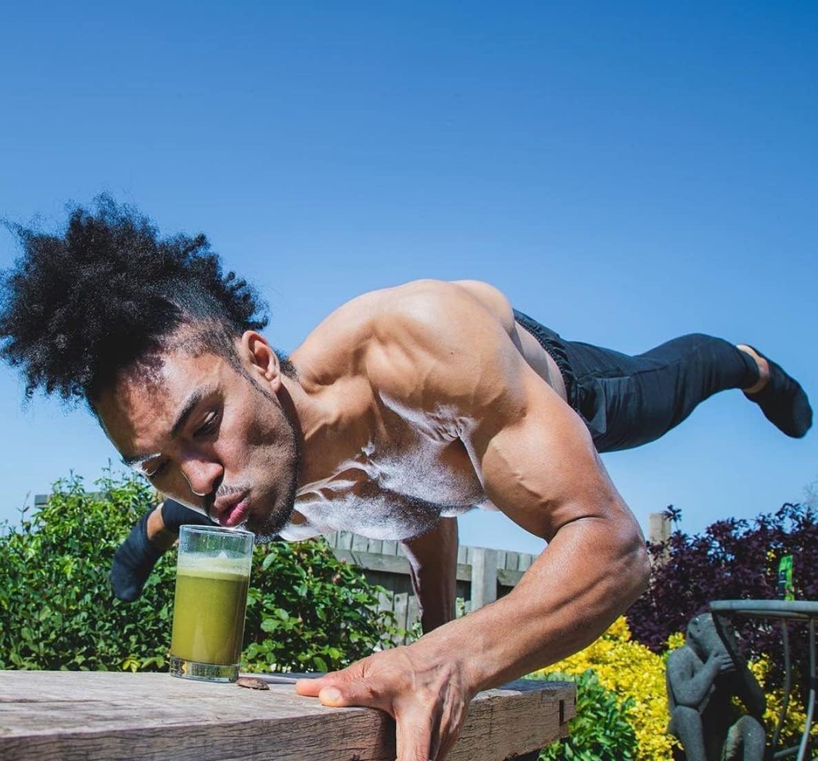 Vivo Life Thrive Superfood: Blueberry & Lucuma Flavour, 30 Servings - 8.46oz Vegan Powder with Vitamins, Minerals, Fruits, and Greens