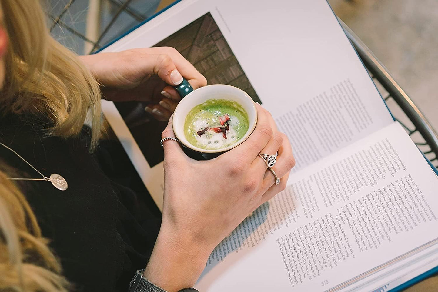 Vivo Life Thrive Superfood: Blueberry & Lucuma Flavour, 30 Servings - 8.46oz Vegan Powder with Vitamins, Minerals, Fruits, and Greens